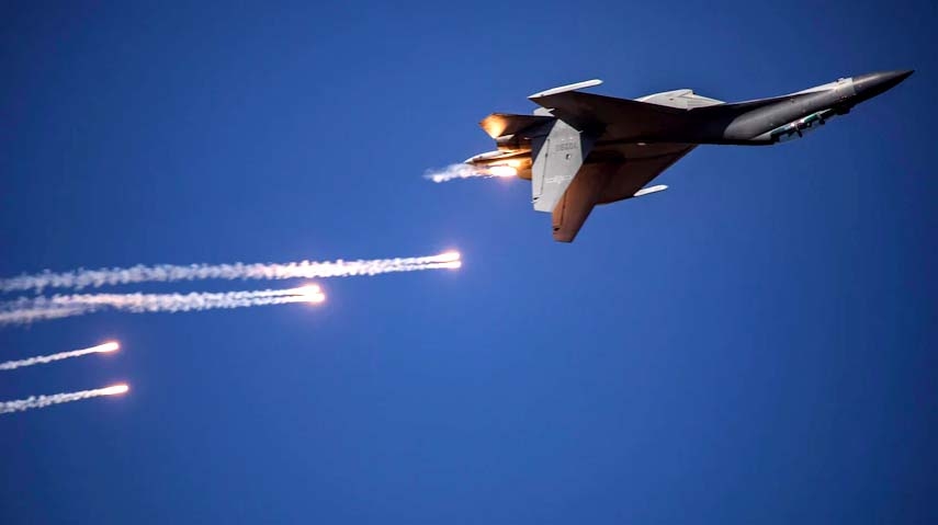 A Chinese J-16 aircraft intercepted the RAAF plane on May 26.(AFP: STR/File)