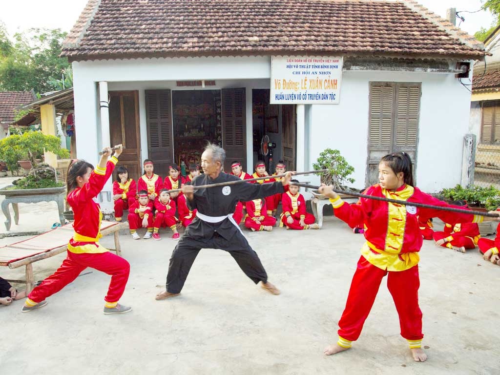Practising traditional martial arts in Binh Dinh. (Photo: thanhnien.vn)
