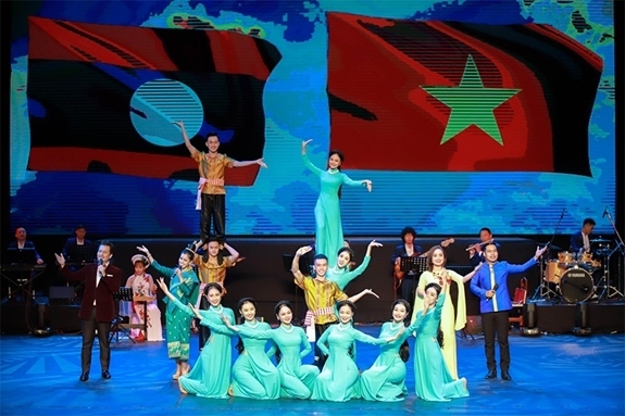A music gala celebrates Vietnam – Laos Solidarity and Friendship Year 2019.