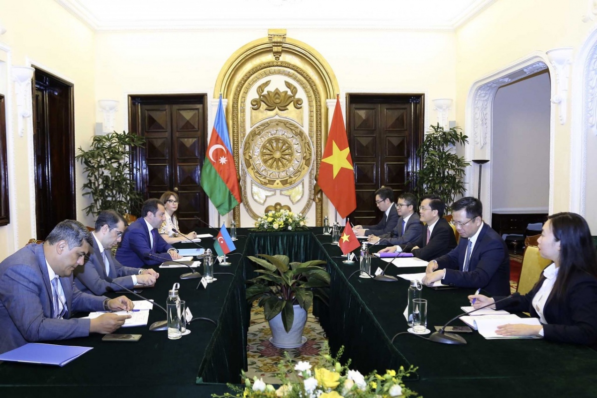An overview of the second political consultation between Vietnam and Azerbaijan. (Photo: baoquocte.vn)