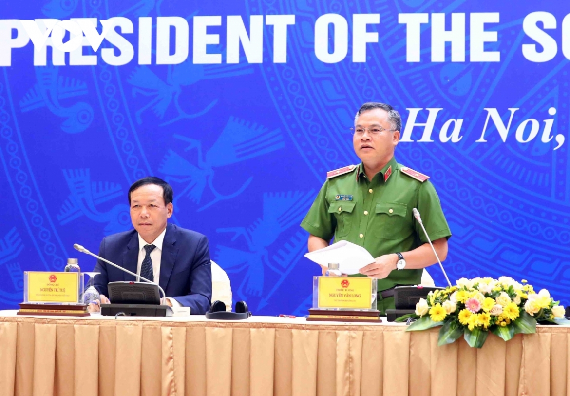 Depury Minister of Public Security Maj. Gen. Nguyen Van Long speaks at the press briefing.