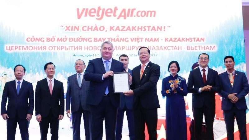 Vietjet Air announces its plan to open direct flight routes between Almaty city of Kazakhstan and the south-central province of Khanh Hoa. (Photo: nhandan.vn)