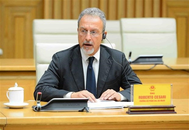 Roberto Cesari, head of the anti-IUU fishing unit of the EC’s Directorate-General for Maritime Affairs and Fisheries, at the meeting (Photo: VNA)