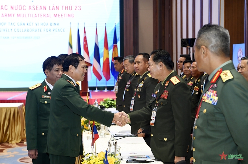 Sen. Lieut. Gen. Nguyen Tan Cuong welcomes delegates to the ACAMM-23 meeting. (Photo: PANO)