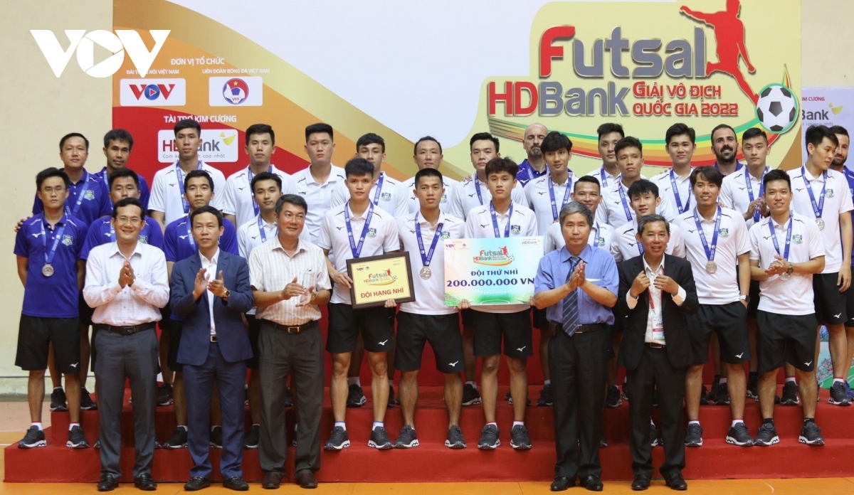 Second prize goes to Thai Son Nam FC.