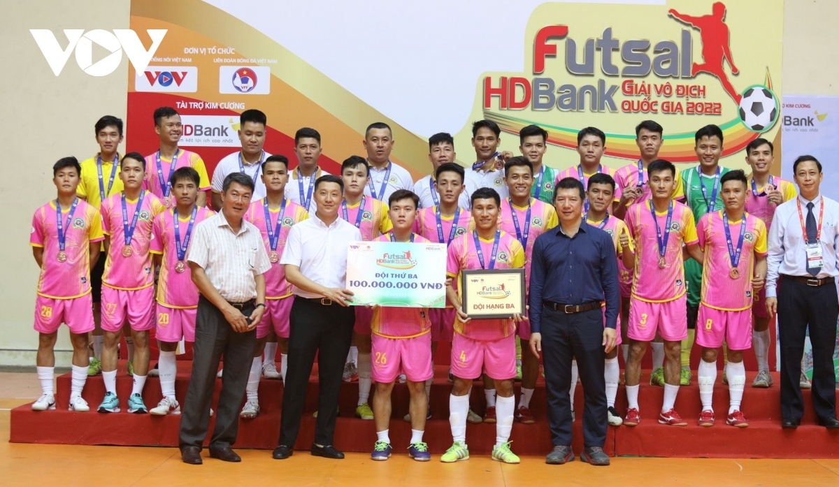 Sai Gon FC are awarded third prize.
