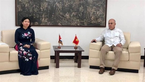  Standing Vice Secretary of the Hanoi Party Committee Nguyen Thi Tuyen (L) and Roberto Morales Ojeda, Politburo member and permanent member of the Secretariat of the Communist Party of Cuba (PCC) Central Committee. (Photo: VNA)