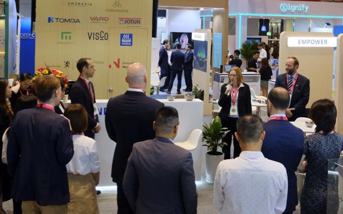 Norwegian Deputy Head of Mission Mette Møglestue inaugurates the Norwegian pavilion at the GEFE 2022. (Photo: Embassy)