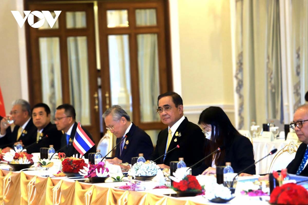 Thai Prime Minister Prayut Chan-o-cha (third from right) during the talks.