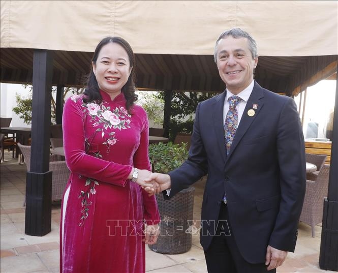 Vice President Vo Thi Anh Xuan (L) and Swiss President Ignazio Cassis during their meeting in Tunisia. (Photo: VNA)