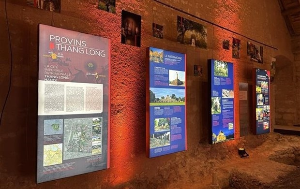 Panels present information about the Thang Long Imperial Citadel in Hanoi.