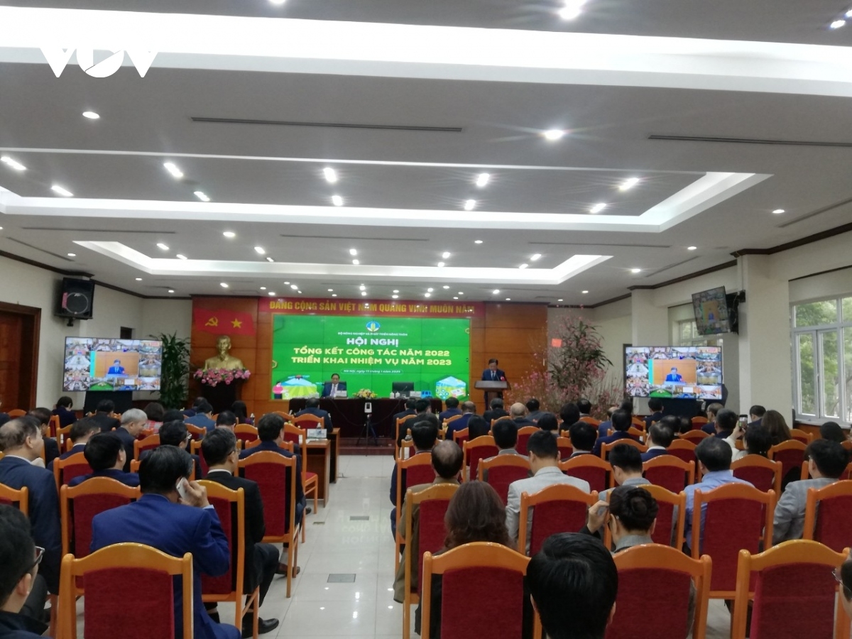 An overview of the agricultural sector's year-end conference in Hanoi ono January 13.