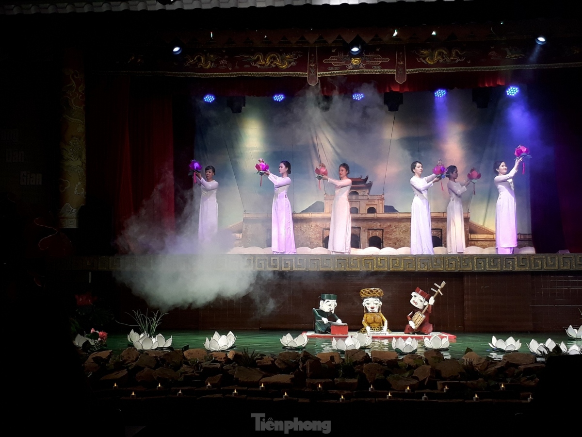 The highlight of the tour is a 20-minute puppetry show which depicts folk tales about local people’s daily lives.