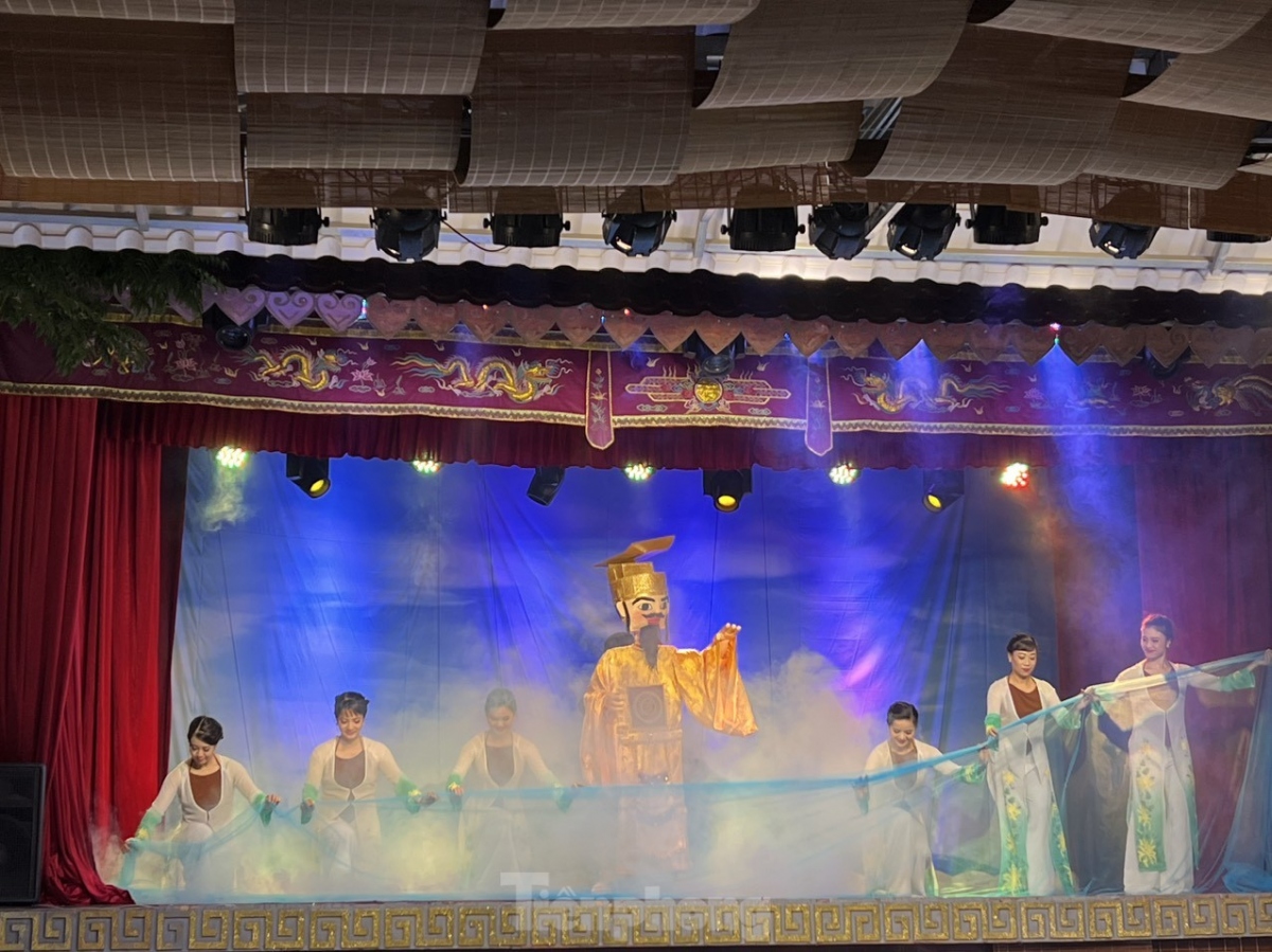 The puppetry show is expected to help foreigners gain a greater understanding about Vietnamese culture and history.