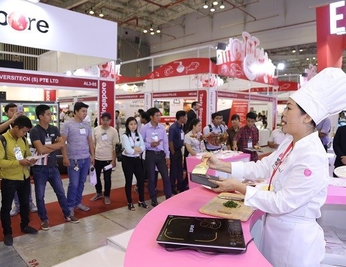At Food &amp; Hotel Hanoi 2018 (Photo: foodnhotelhanoi.com)
