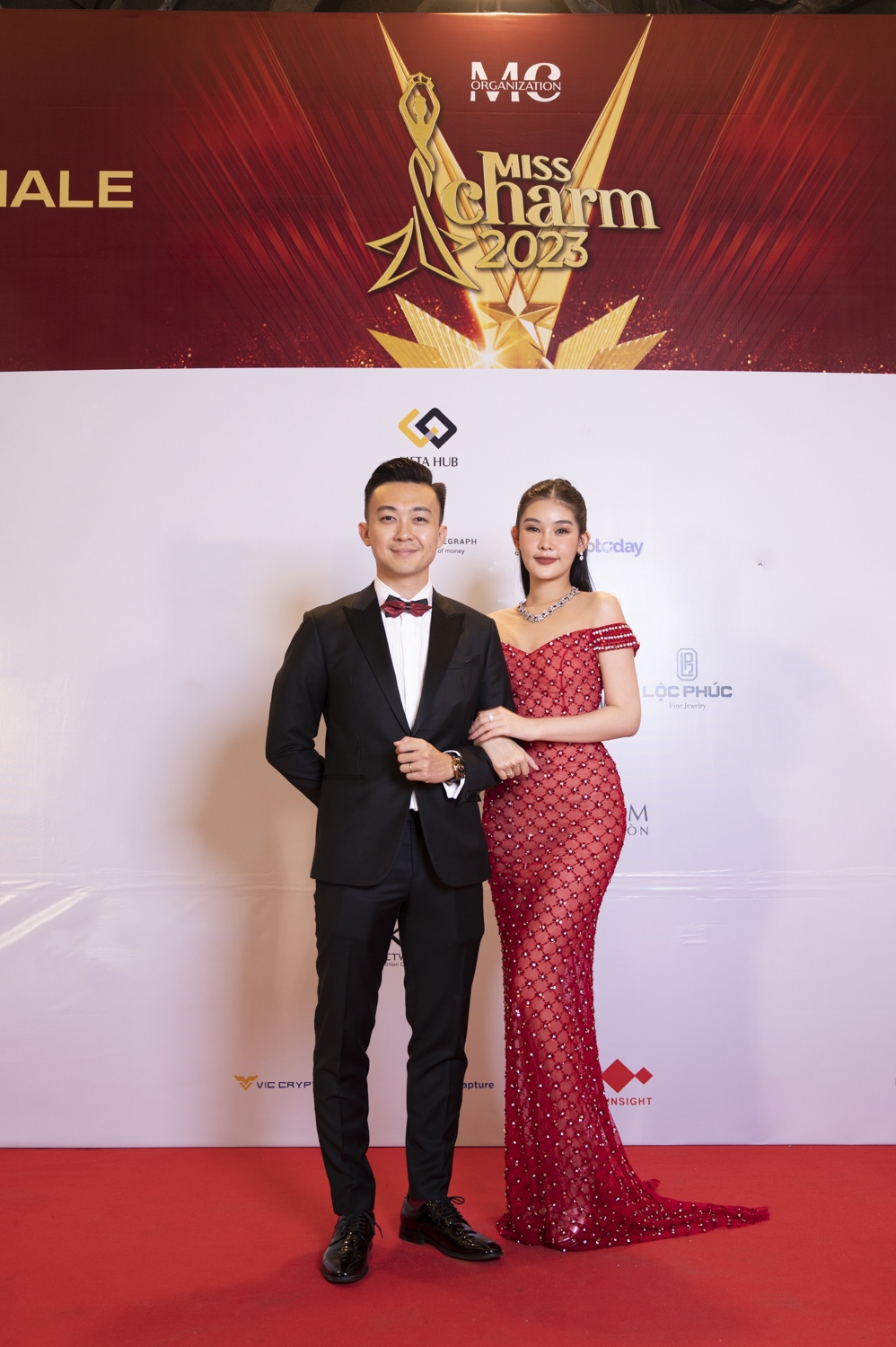 Le Au Ngan Anh, who claimed the fourth runner-up title at Miss Intercontinental 2018 (R) and her husband are among the special guests at the event.