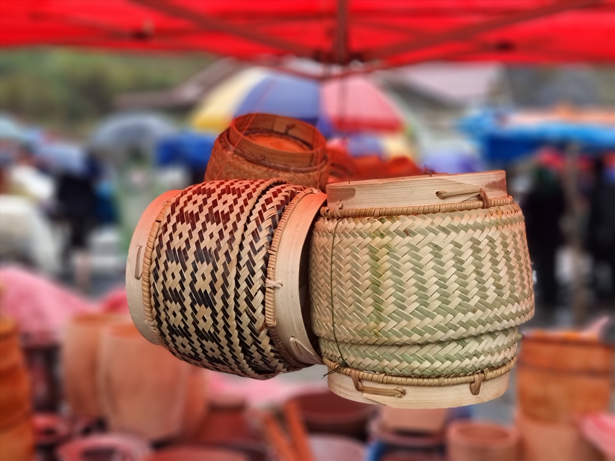 Handicraft items created by both Vietnamese and Lao people are available for purchase at the market.