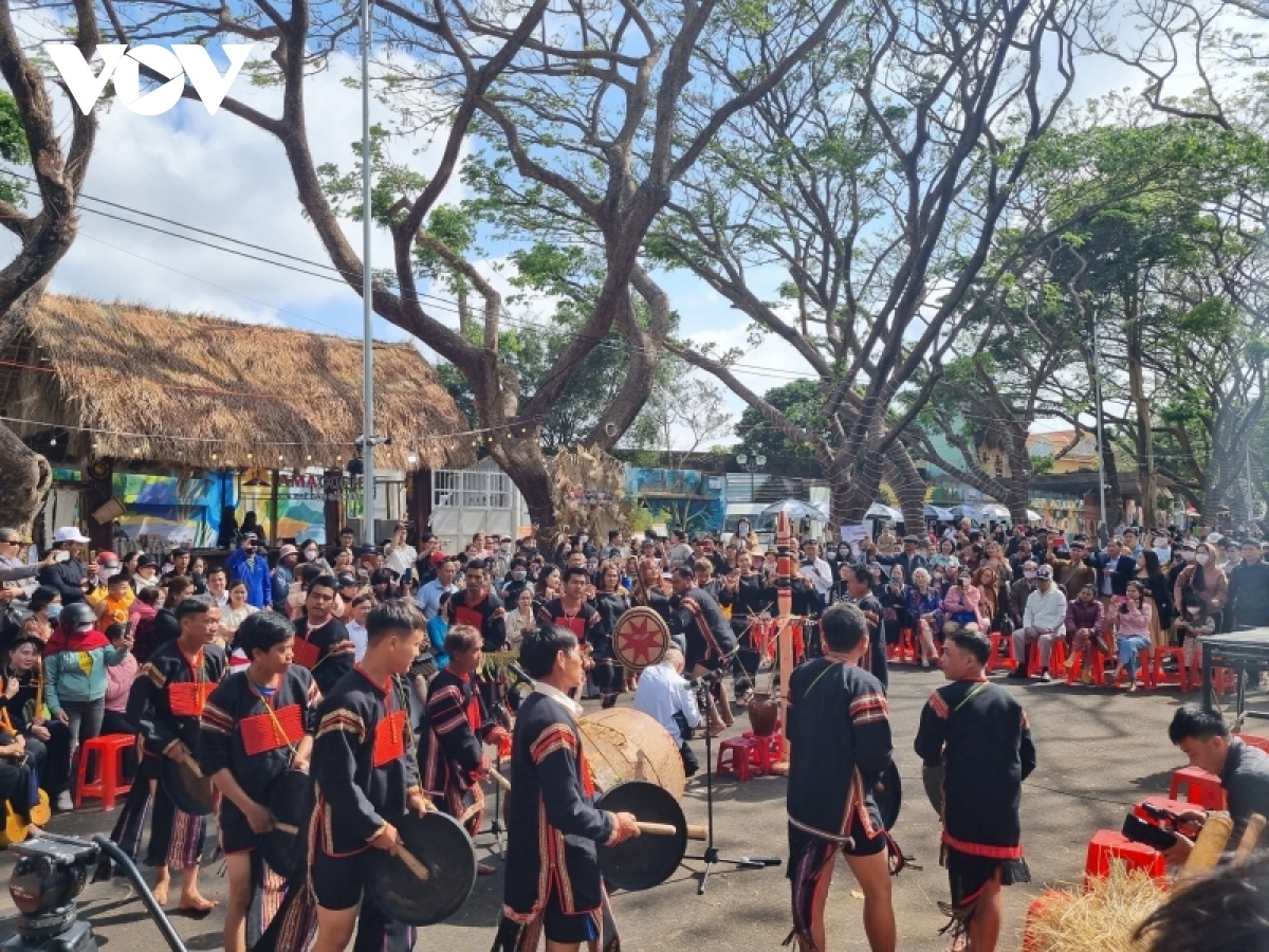 A Gong festival helps to introduce local culture to international friends.