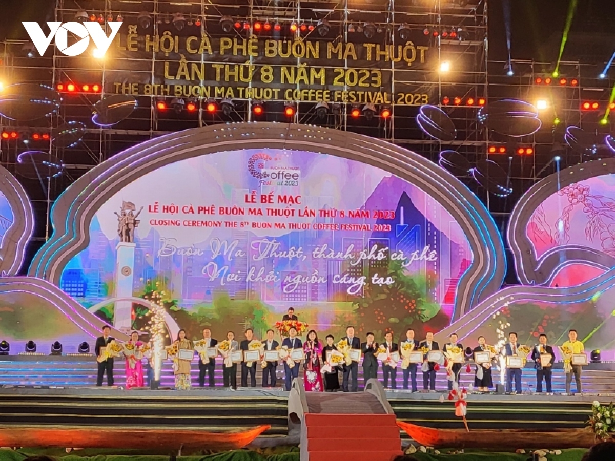 The festival sees the participation of 37 international delegations, thereby providing a chance to strengthen relations between Vietnam and foreign countries.