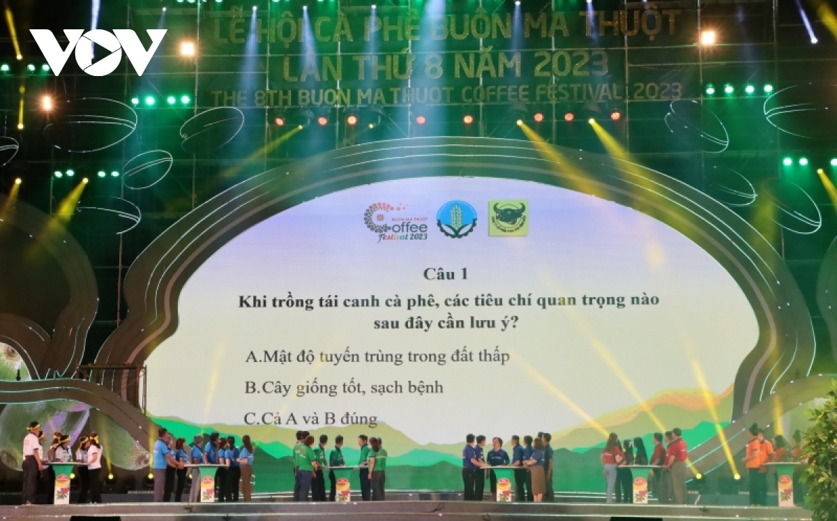 The function sees exciting competition among farmers of six cities and provinces nationwide.