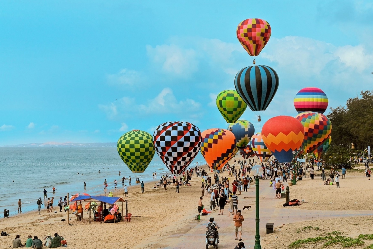Booking.com lists Mui Ne among world’s top 5 destinations for hot air balloon ride