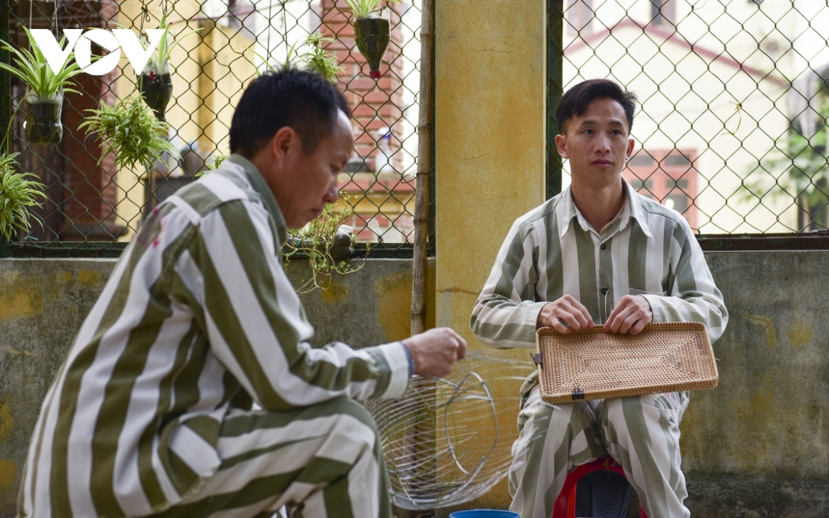 When sentenced to a stay in the facility, they work in the prison’s workshops, mainly producing handicrafts.