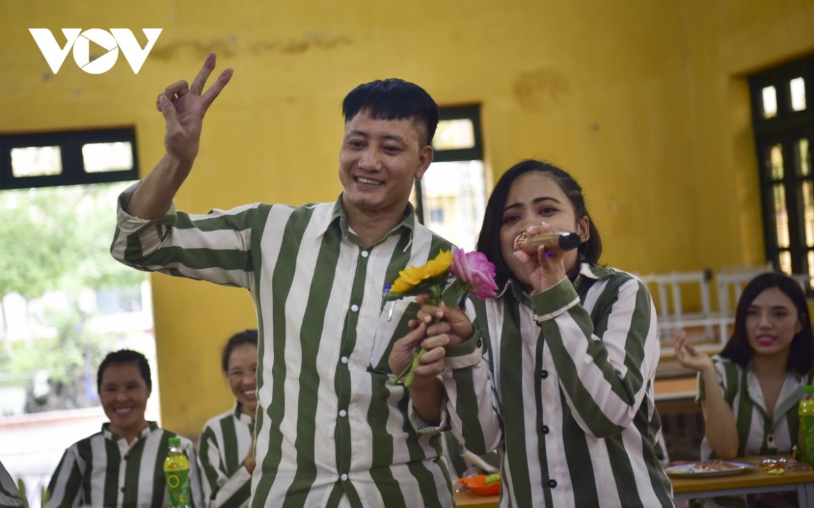 Vinh Quang is the only detention camp in northern Vietnam that detains women prisoners of different nationalities. In the photo, all prisoners are eager to partake in an art programme to mark International Women’s Day.