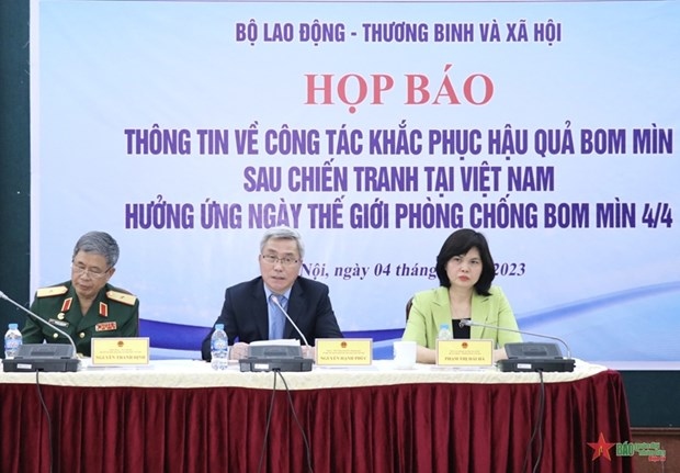 An overview of the press conference (Photo: qdnd.vn)