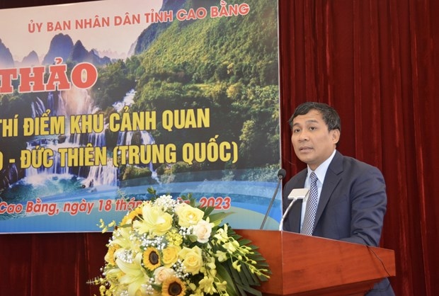 Deputy Foreign Minister Nguyen Minh Vu, head of the National Border Committee, addresses the workshop in Cao Bang province on April 18.