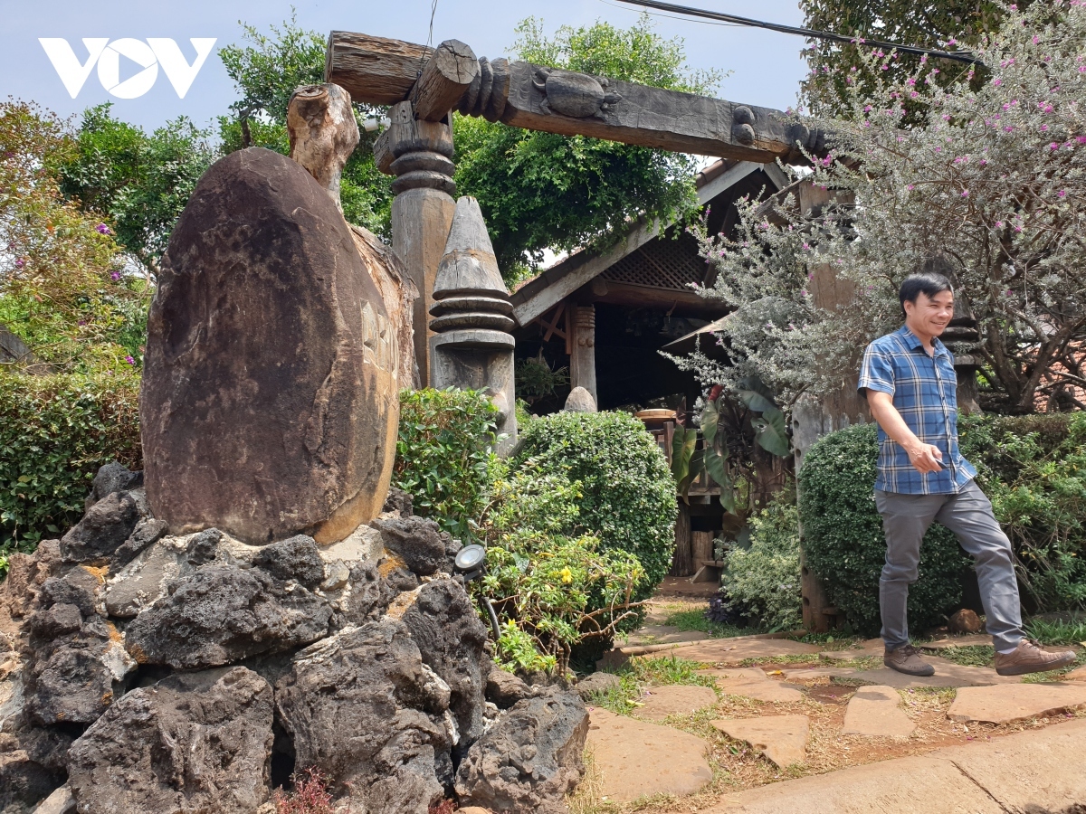 Villagers continue to preserve the Gong culture and traditional crafts such as brocade weaving and straw liquor distillation.