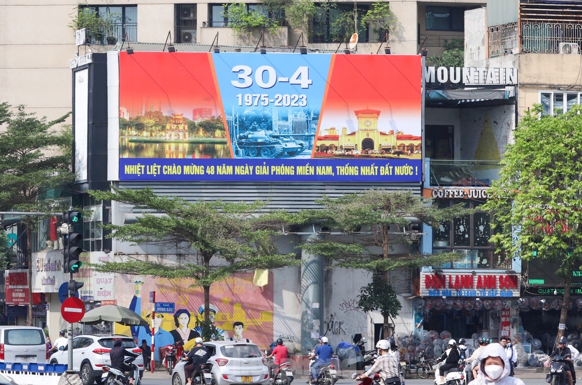 Various banners and posters adorn many main streets, crossroads, and placed in front of governmental buildings.