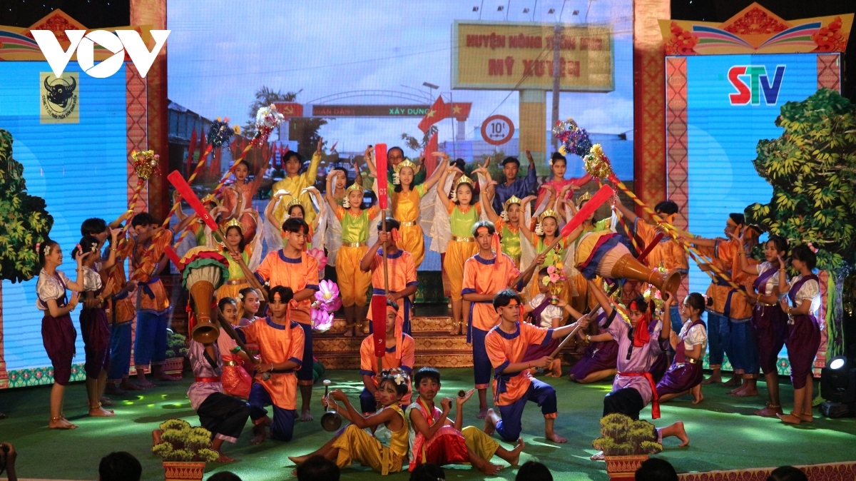 Art performances take place in boarding schools in Soc Trang province to mark the start of the Chol Chnam Thmay festival.