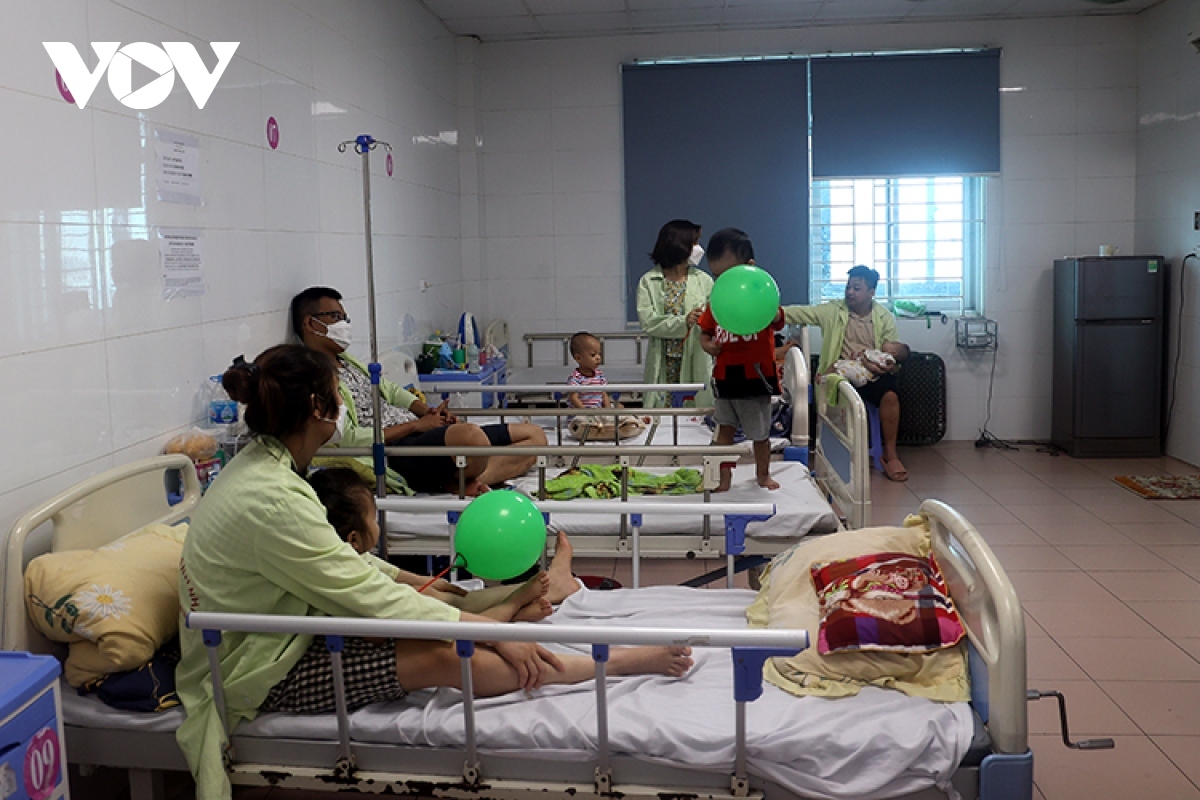 Hanoi hospitals have seen a sharp rise in the number of patients infected with respiratory syncytial virus (RSV) in recent times.