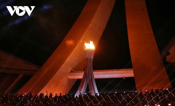The flame of the 32nd SEA Games will burn until the closing ceremony on May 17.