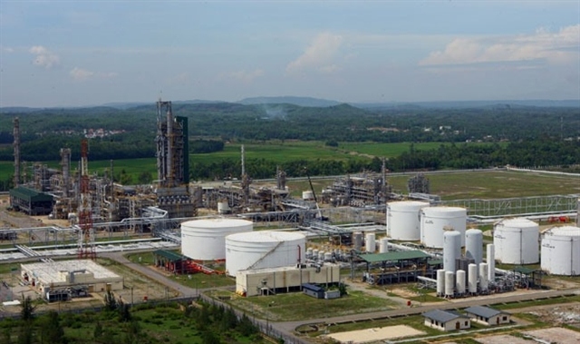 Dung Quat Oil Refinery in central Quang Ngai Province. VNA/VNS Photo Huy Hung