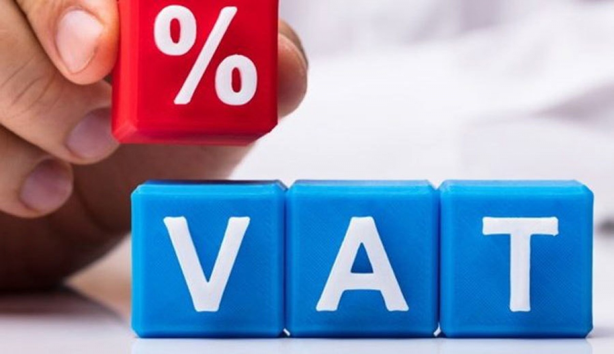 The Govenrment expects the National Assembly will continue to approve the Government's proposal to cut VAT by 2% to 8% this year to support businesses and people.