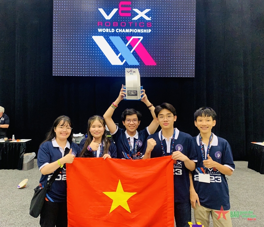 Vietnamese students of Pennsylvania American International School in Ho Chi Minh City win the Inspire Award (Photo: qdnd.vn)