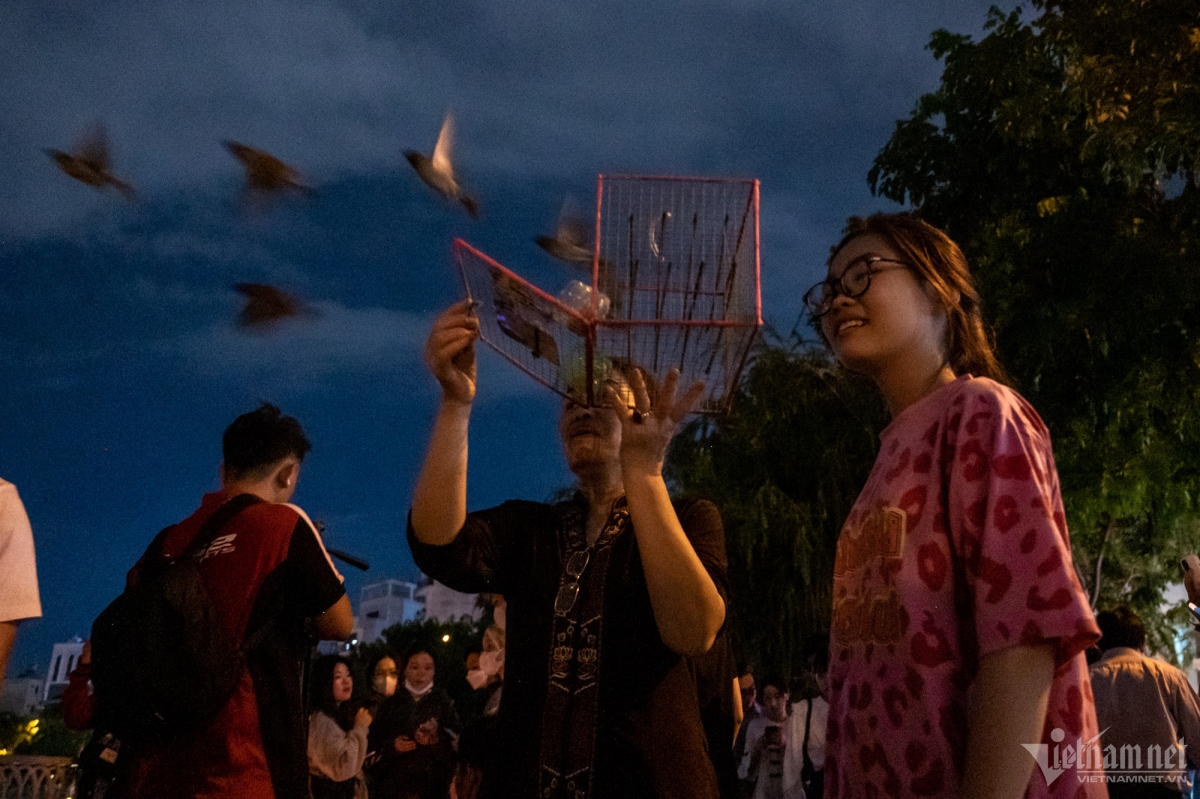 Some people release birds as a way of celebrating Lord Buddha’s birthday.