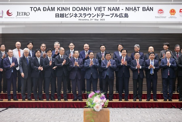 Participating delegates pose for a group photo at the event (Photo:VGP)