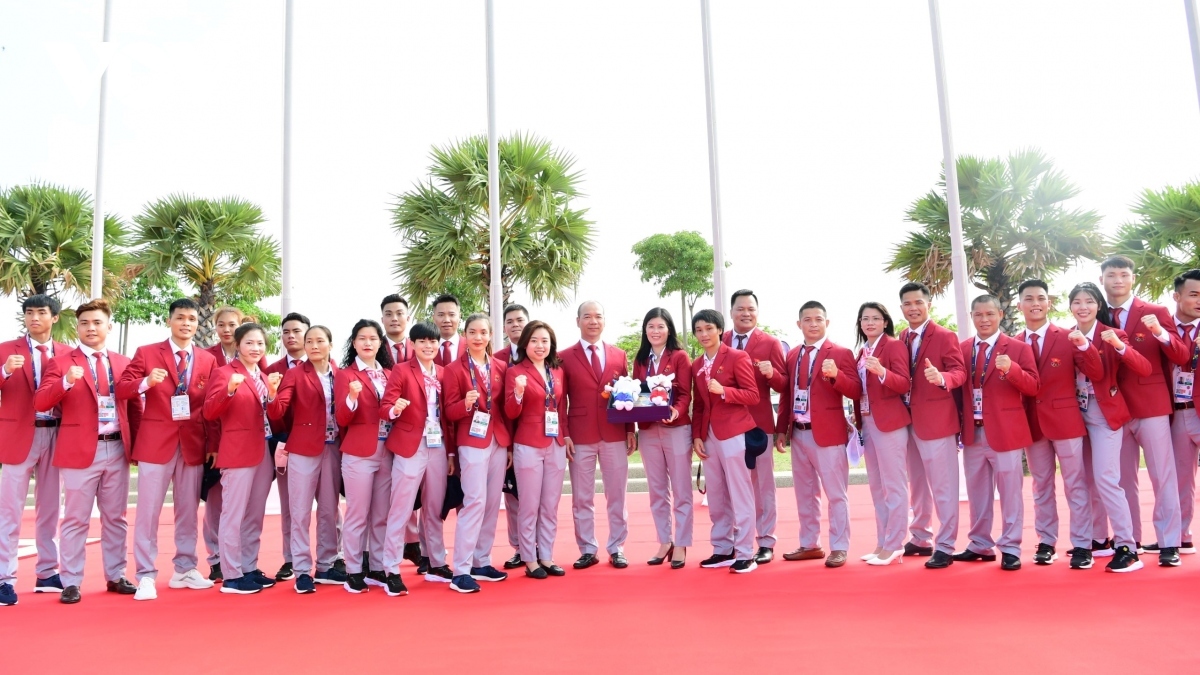 The Vietnamese sport delegation to SEA Games 32 comprises 1,003 members, including 702 athletes competing in 31 sports. They are aiming to win between 90 to 120 gold medals for a place in the top three finish.