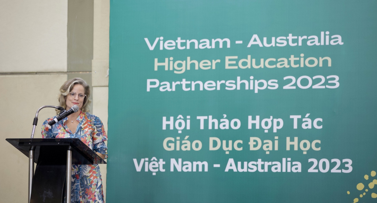 Rebecca Ball, senior trade and investment commissioner, Austrade Vietnam, addresses the event