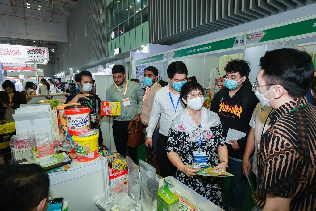 Local firms introduce their products to foreign partners at VietFood &amp; Beverage – ProPack Vietnam 2022