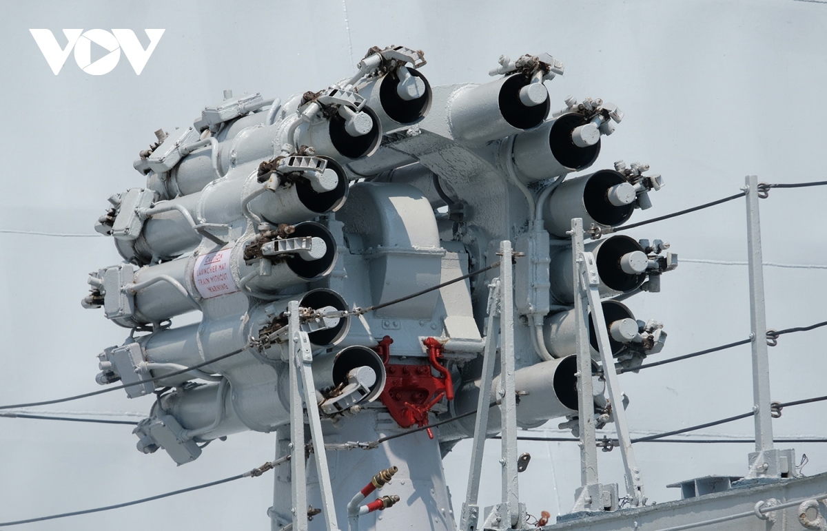 The Indian naval ships are fully equipped to feature modern technology.