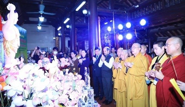 Participants at the ceremon