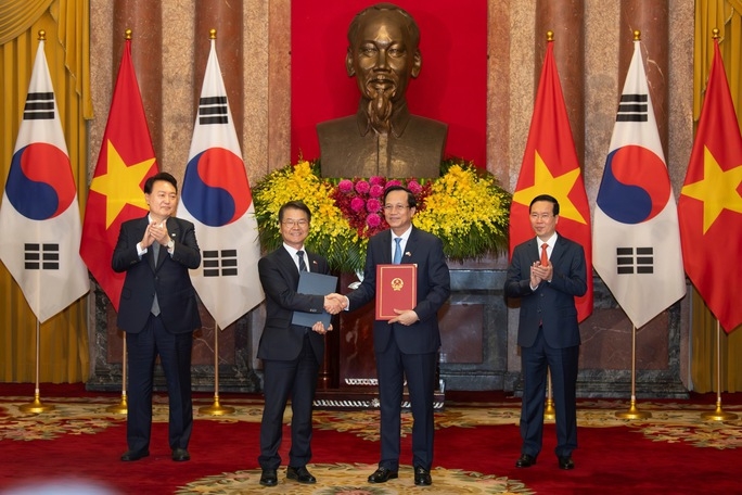 An overview of the signing ceremony (Photo: nld.com.vn)