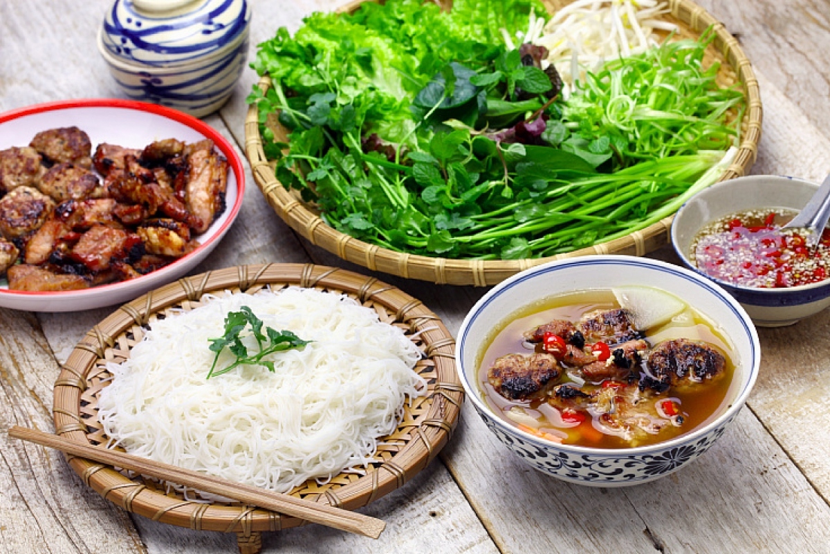 Bún chả (Photo: Shutterstock)
