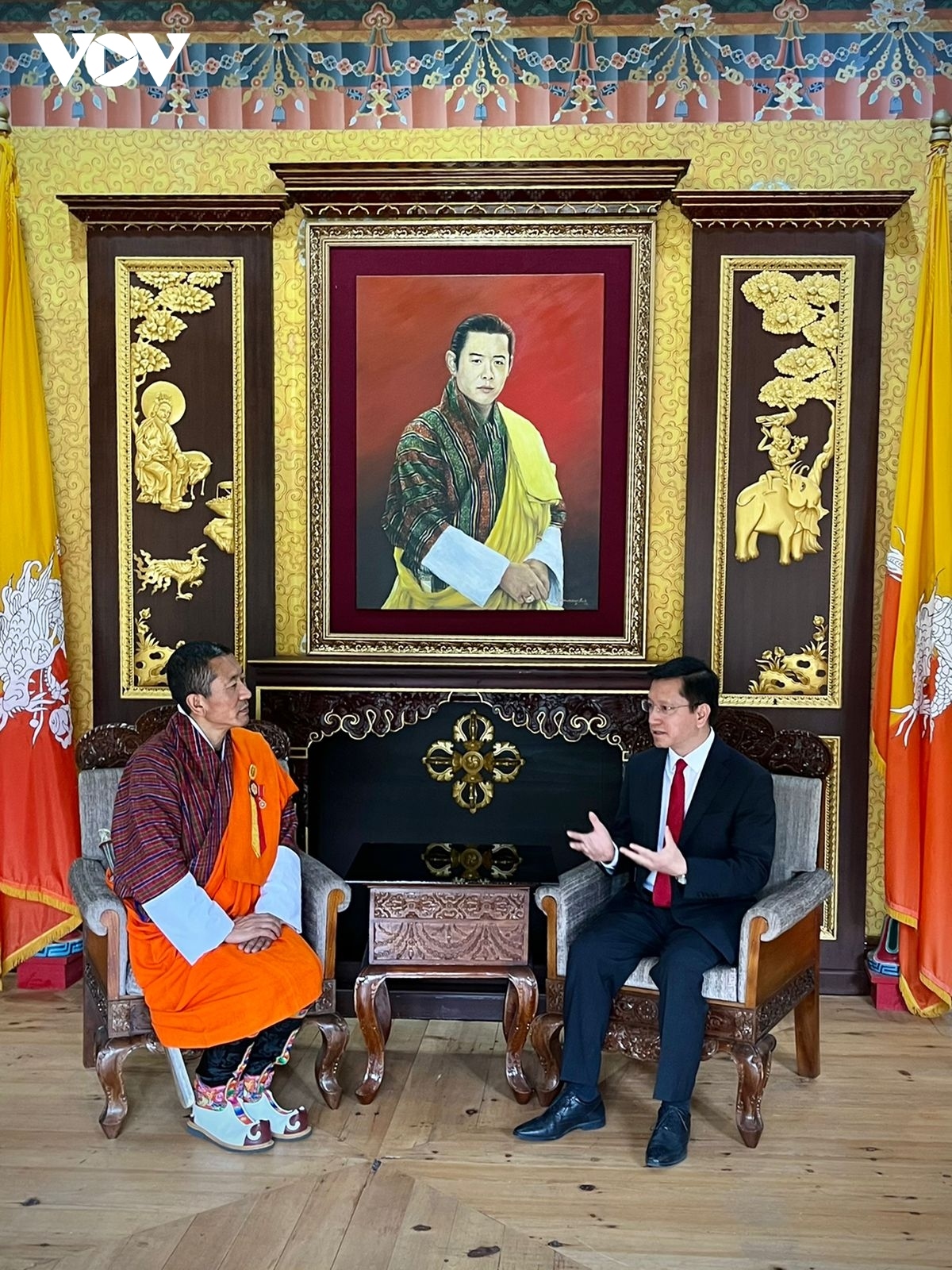 Vietnamese Ambassador to India, Nepal, and Bhutan Nguyen Thanh Hai (R) and  Bhutanese Prime Minister Lyonchhen Lotay Tshering