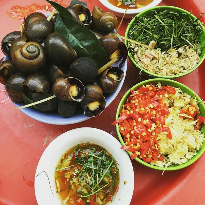 Boiling snails