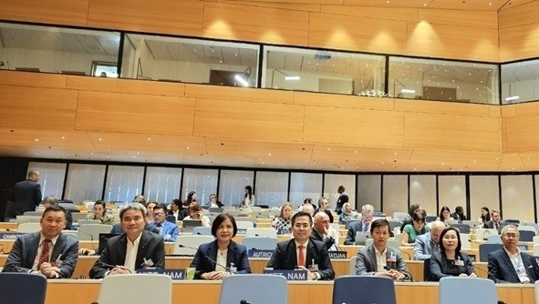 Deputy Minister of Science and Technology Nguyen Hoang Giang (centre) and other members of the Vietnamese delegation at the the 64th series of meetings of the Assemblies of the WIPO Member States in Geneva.
(Photo: Ministry of Science and Technology)