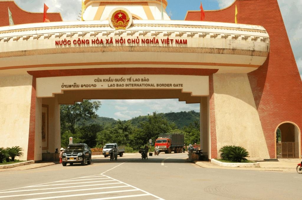 The Lao Bao international border gate in Quang Tri is the gateway to trade and tourism activities with Thailand and Laos.